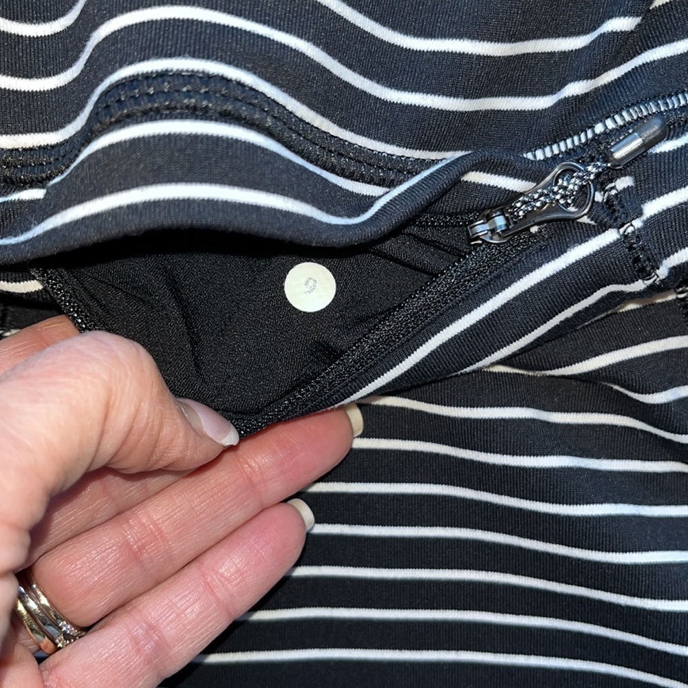 Lululemon Base Runner 1/2 Zip Jacket Size 6 - Picture 12 of 15